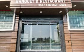 Oyo Flagship 83121 Hotel Rose Vip Saharanpur India