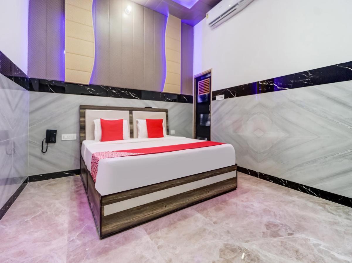 Oyo Flagship 83121 Hotel Rose Vip Saharanpur Exterior photo